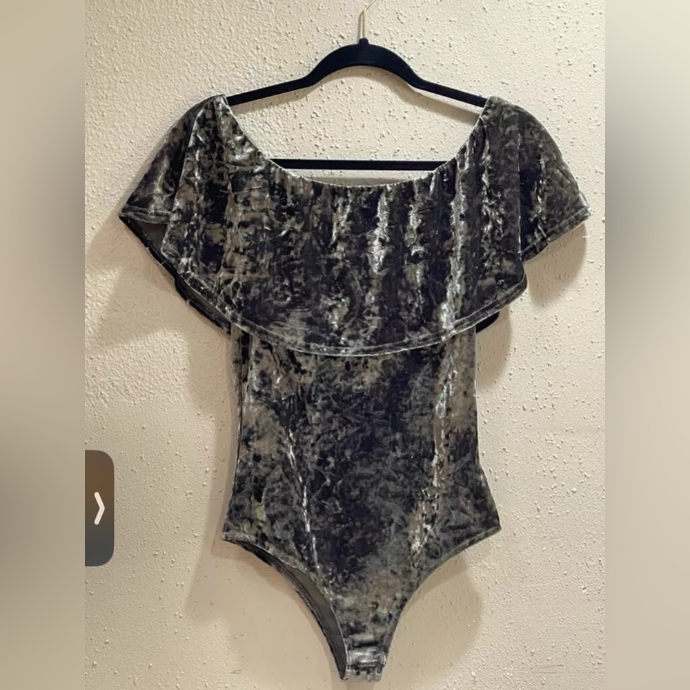 Impeccable Pig Crushed Velvet Gym Leotard Bodysuit Dance SNAP Private Sz MEDIUM